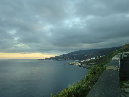 Blick auf Santa Cruz vom Mirador Las Vueltas de San Juanito