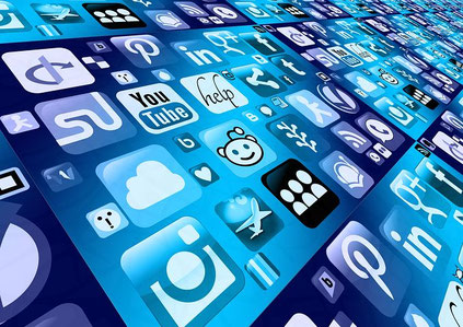 Icônes de réseaux sociaux alignés pour évoquer le digital