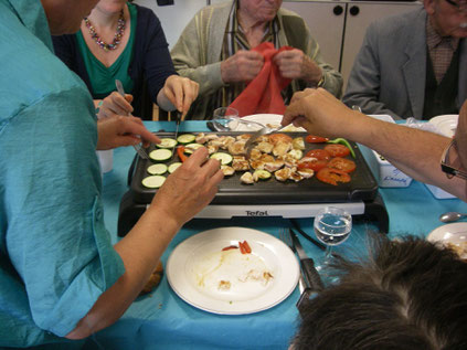 Pour les repas de printemps et d'été, nous proposons repas Plancha ........ 