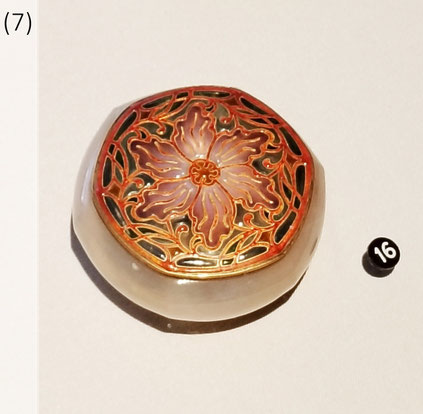 Boîte en émail cloisonné, collection Art Nouveau du Musée des Arts Décoratifs de Paris