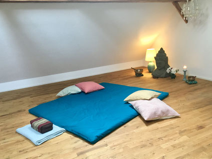 Thai Yoga, Thai Yoga Massage, Thai Yoga Bodywork, Thai Massage, Thai Yoga Kanton Schaffhausen, Thai Yoga Bodywork Kanton Schaffhausen, Thai Yoga Massage Kanton Schaffhausen, Massage, Massage Schaffhausen, Massage Stein am Rhein, Massage Hemishofen