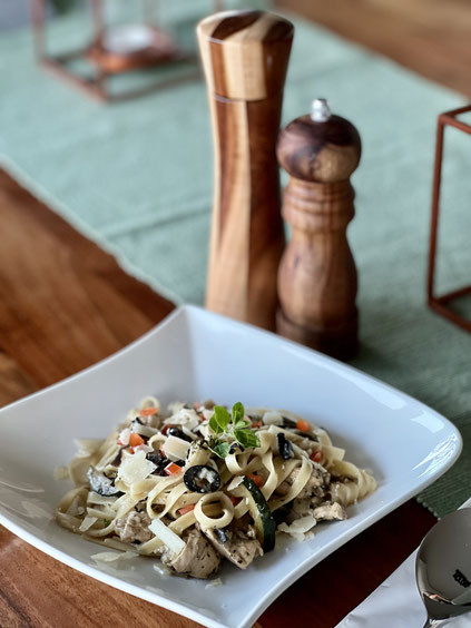 Pasta mit Huhn und Gemüse Rezept