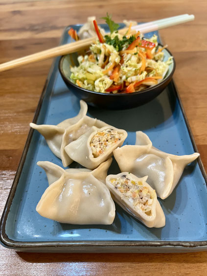 Asiatische Teigtaschen Momos mit Crevetten Rezept