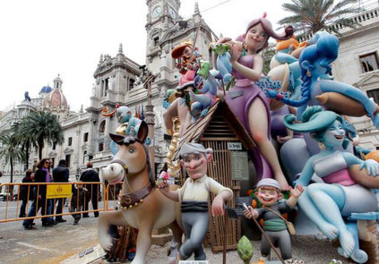 Fallas de Valencia-Monumentos falleros