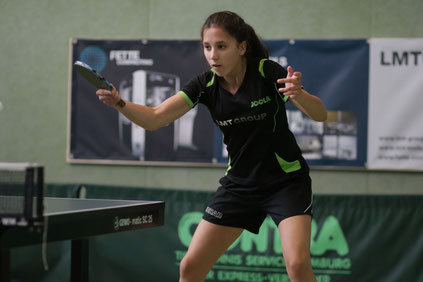 Karina Pankunin vom TSV Schwarzenbek„Das 14-jährige Tischtennis-Talent Karina Pankunin vom TSV Schwarzenbek ist mit dem Erreichen des vierten Platzes bei der Top-48-Bundesrangliste der U15-Schülerinnen in der Bundesspitze angekommen.“