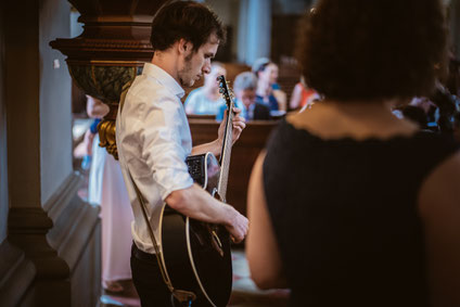 kirchliche Trauung mit Gitarre