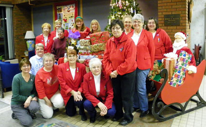 Members of Eva Gray Tent 2 deliver their "STAR" gifts at the Grand Rapids Home for Veterans - December 2010.