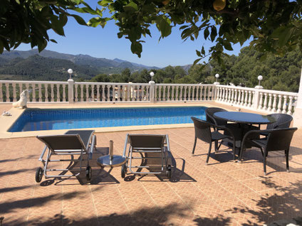 Ferienwohnung Valencia mit Pool für Sie ganz alleine, Foto vom 27.04.2019, Wassertemperatur 21 Grad