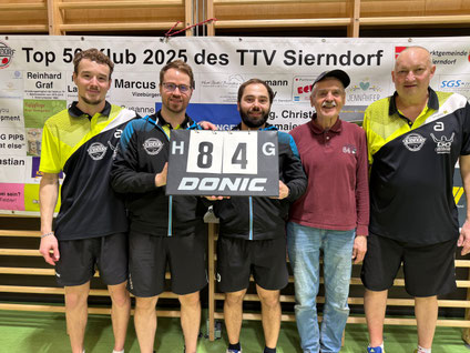 Jonas Zink, Martin Kinslechner, Kapitän Michael Kufmüller und Tomas Janci überzeugten gegen Wiener Neudorf/2. Helmut Faltinger verpflegte die Zuschauer und Spieler mit Erfolg!
