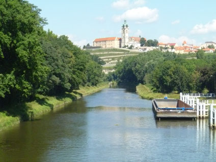 Moldaukanal und Schloss Mělník ©Tomas Kobr
