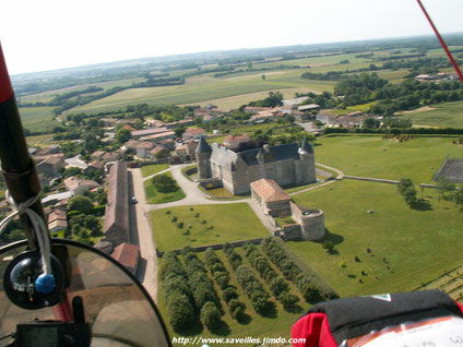 Vue aérienne du château de Saveilles - Château de Saveilles - Château fort Charente - Saveille - Visite de château groupe - Château à visiter en Charente - Visite château en famille - Château de la Renaissance