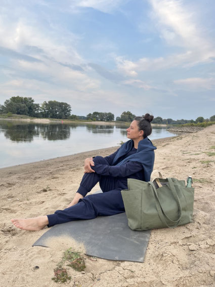 YOGAHOSE / blau