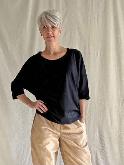 T-SHIRT OVERSIZE / schwarz