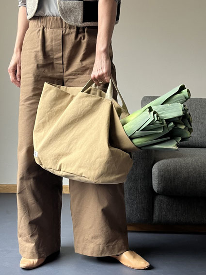 CANVAS-SHOPPER / medium