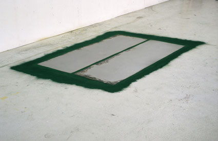 Zonder titel (akker) 155x220x0,2cm pigment en metaalplaten op vloer 1987