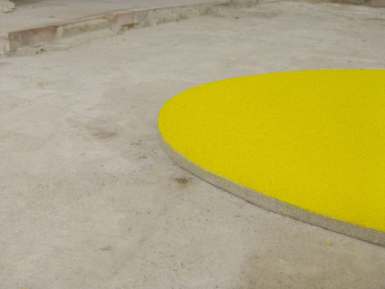 Zonder titel 45x90x1cm pigment op linnen op hout (ovaal detail) 2005