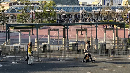 東京ディズニーランドの金属探知ゲート