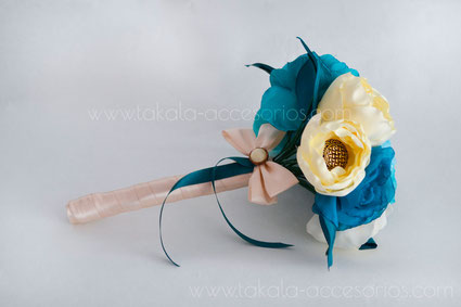 ramo novia artesanal, rosas de tela, flores de tela, ramo de tela