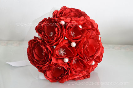 ramo novia artesanal, rosas de tela, flores de tela, ramo de tela