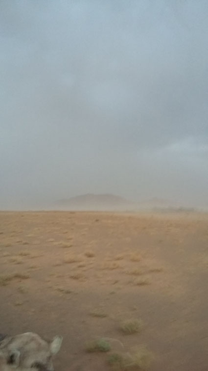 tempête de sable qui arrive