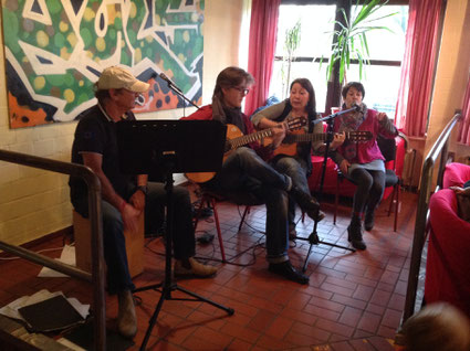 live Musik mit Jose Lopez, Sebastian Fecke, Cecilia Diaz und Mayra Gonzalez