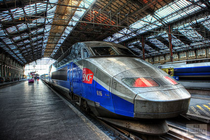 TGV en gare d'Austerlitz - photo de Ken Kaminesky (http://kenkaminesky.photoshelter.com)