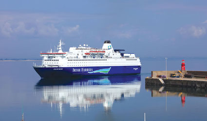 Le M/V Oscar Wilde, lancé en 1987, est actuellement le seul navire croisière exploité par I<rish Ferries entre la France et l'Irlande. Il sera bientôt rejoint une fois par semaine par le nouveau navire d'Irish Ferries.