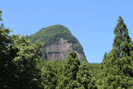 鎧岳