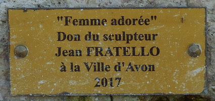 la sculpture, c'était une femme ! mais c'est bien évident ... il fallait tout simplement y penser