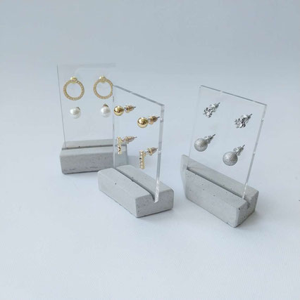 Concrete Earring Card Stand 'Big Cathy' by PASiNGA