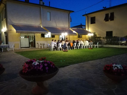Vieni da noi per passare una piacevole serata, ti aspettiamo per una cena prelibata.