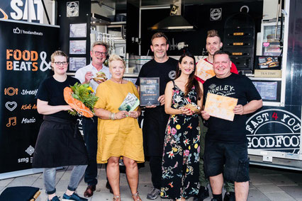 Foto Urkundenübergabe Gewinner Streetfood Challenge, "Festival Buer meets Food & Beats", Gelsenkirchen- Buer