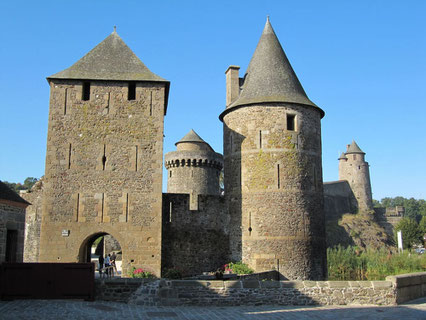 Chateau médiéval, il est l'une des places fortes de Bretagne