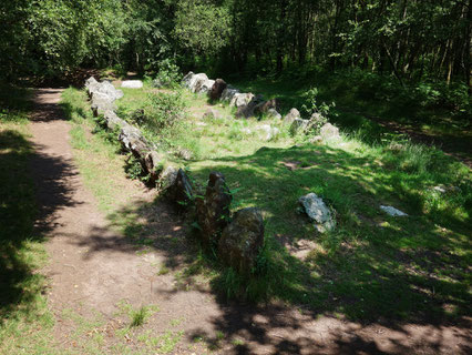 Ensemble mégalithique formant un lieu de culte : Le jardin aux moine à Brocéliande en bretagne