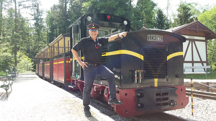SCHÖMA Lokomotive "Großglockner", BJ 2012, wassergekühlter DEUTZ Motor 105 PS (77 kW), Zugkraft 32,4 kN, hydrodynamische Bremsen, elektron. Steuerung, Sonderanfertigung für SFLM