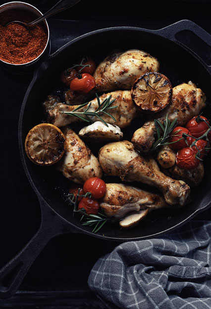 Mediterranes Brathendl mit Zitronen-Kräuter-Marinade – Die Sonne auf dem Teller