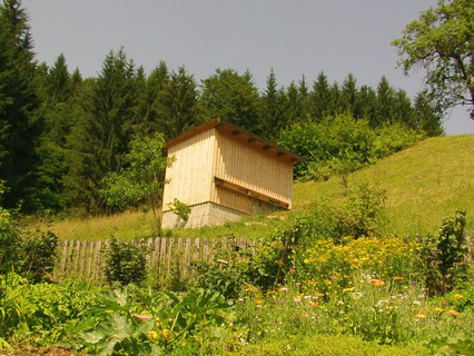Bienenhaus mit Naturgarten in Waldhausen 