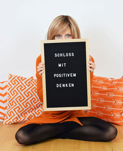 Katharina Mühl die Glückstrainerin meint Schluss mit positivem Denken auf Zwang