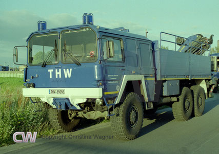 Ortsverband HH-Eimsbüttel, MAN 7 T MIL GL mit Ladekran Pahlfinger PK 11000