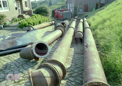 Starkregenereignis Juli 2002, Glückstadt, niederländische Hochleistungspumpen