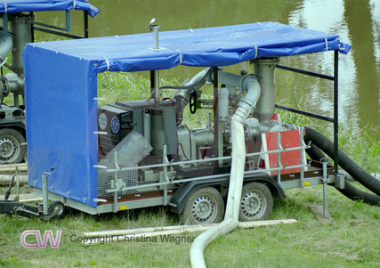 THW-Einsatz Glückstadt Juli 2002, Starkregenereignis,Hannibal Pumpe