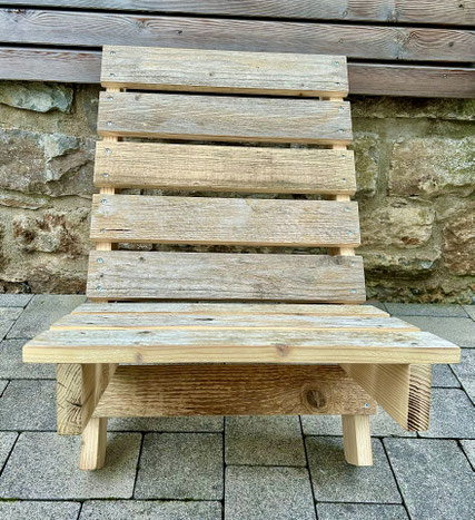 Mietmöbel, Würzburg, Tisch, Stühle, Verleihservice, mieten, leihen, ausleihen, Hochzeit, freie Trauung, Aschaffenburg, Schweinfurt, Nürnberg, Rothenburg, Fulda, Event, Unterfranken, Franken, Bayern, Schwedenstuhl, Loungemöbel, Palettenlounge, Zelthochzeit