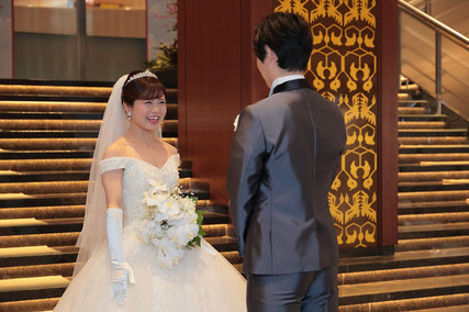 リーガロイヤルホテル大阪、大阪-神戸-京都での結婚式持ち込み、外注カメラマンは結婚式moviesへお任せください- 記録ビデオ撮影-撮って出しエンドロール-写真スナップ撮影が40000円から