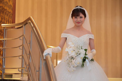 リーガロイヤルホテル大阪、大阪-神戸-京都での結婚式持ち込み、外注カメラマンは結婚式moviesへお任せください- 記録ビデオ撮影-撮って出しエンドロール-写真スナップ撮影が40000円から