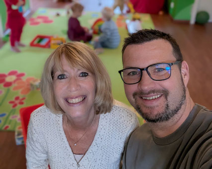 Wir sind Britta und Sven und betreuen jeweils 5 Kinder im Alter von einem Jahr bis zum Eintritt in den Elementarbereich.