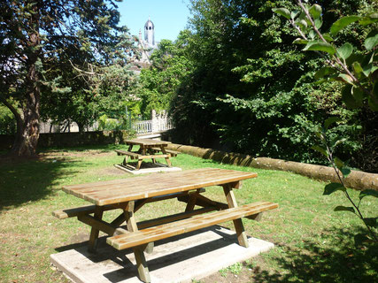 Jardin et aire de pique-nique à Saint-Calais - Vallées de la Braye et de l'Anille - Perche Sarthois