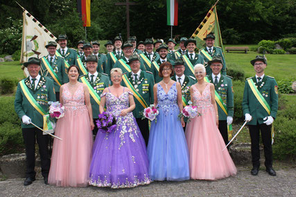 Königspaar Matthias & Regine Löhr, Kronprinzenzpaar Johannes & Nadine Susewind,  Zepterprinzenpaar Matthias Schäfers & Birgit Michaelis, Apfelprinzenpaar Markus & Monikas Lübbers
