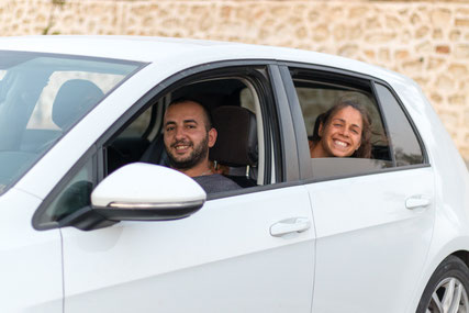 Gökhan and Viviane in his car near Mardin