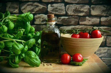 Olive oil tomatoes basil