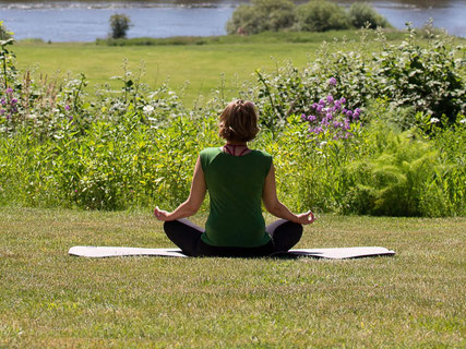 YOGA in der Mittagspause - Cornelia Sitte | YOGA erleben